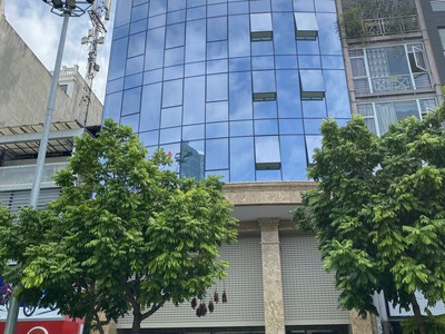 Bán toà nhà VIP 11 tầng mặt phố Cầu Giấy - Nguyễn Văn Huyên Dt 398m2. Giá 260 tỷ 0
