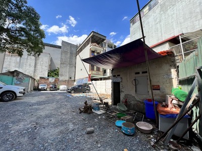 Bán đất cầu giấy, ngõ ô tô tránh thông kinh doanh, 235m2, lô góc, mt: 8m, giá 23.5 tỷ 0