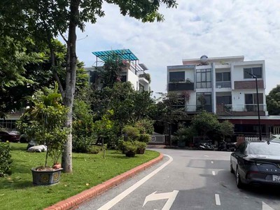 Biệt thự Song lập Hoa Viên Đặng Xá 200m2 Sân rộng làm bể bơi được Giá rẻ nhất 2