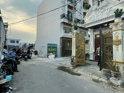 Bán Nhà Góc 2 Mặt Tiền 5.5x16m Ba Lầu Hẻm Xe Hơi Chỉ 1 Sẹc Hà Huy Giáp, Phường Thạnh Lộc, Q12 1