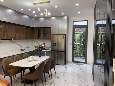 Nhỉnh 9 tỷ có nhà đẹp 4 tầng hẻm nhựa 8m 81m2 4.5x18  phạm văn chiêu ngay cc dream home. 3