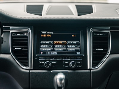 Porsche Macan 2015  Odo: 80,000km. 3