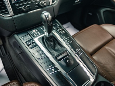 Porsche Macan 2015  Odo: 80,000km. 5
