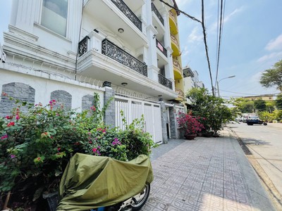 Bán nhà riêng mặt tiền dt sàng 460m2,   8 x19   sát quốc lộ 50 phường  6 quận 8 giá rẻ sốc 4
