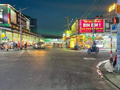 Gấp gấp  Cần bán lô đất hiếm trong KDC Việt Sing, đường thông rộng 16m 2
