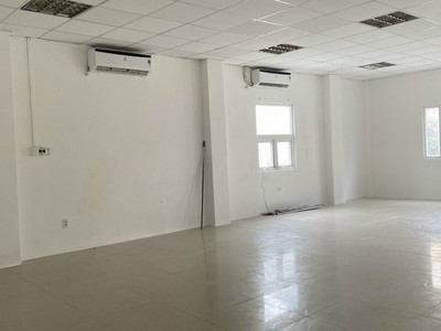 Cho thuê văn phòng 90m2 mặt tiền đường võ văn tần quận 3 0