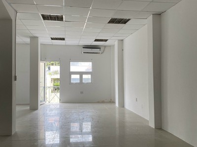 Cho thuê văn phòng 90m2 mặt tiền đường võ văn tần quận 3 2