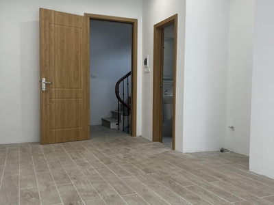 Cho thuê nhà ngõ thịnh hào 1, 6 tầng, dt sàn 25m2 - có thang máy - ở, vp, kd các mô hình đều đỉnh, 0