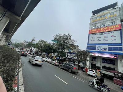 Cho thuê văn phòng cao cấp 5