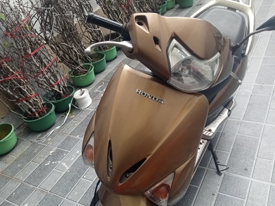Bán xe lead màu vàng đen 0