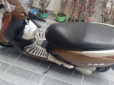 Bán xe lead màu vàng đen 1