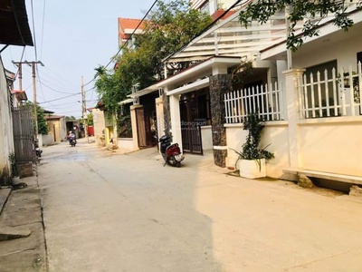 Cần tiền chữa bệnh cho con, bán gấp, giá nào cũng bán. đất bìa làng đường 5m. cách kcn nội bài 300m 2