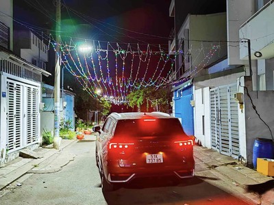 Nhà phố q9   thủ đức  4 tầng giá chỉ nhinh 4t còn thương lương. 1