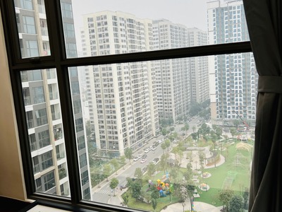 Gia đình cần bán căn hộ 2pn đủ đồ, dt 69m2 toà m1, masteri waterfront, kđt vinhomes ocean 3