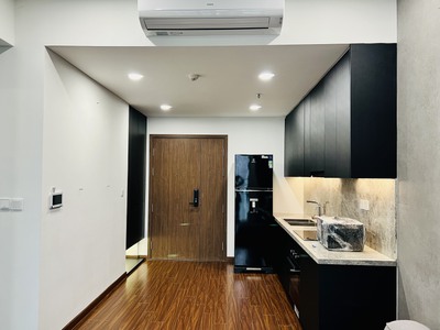 Gia đình cần bán căn hộ 2pn đủ đồ, dt 69m2 toà m1, masteri waterfront, kđt vinhomes ocean 4