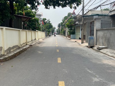 Tôi bán nhanh mảnh đất 70m giáp thị trấn chúc sơn - hà nội, đường ô tô 2