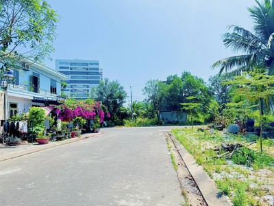 Bán nhà 2 tầng ngay sát ĐH FPT 0