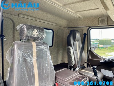 Xe Tải Chenglong M3 Máy 170hp 9,8 Tấn Thùng Bạt 7m4 Đời 2024 3