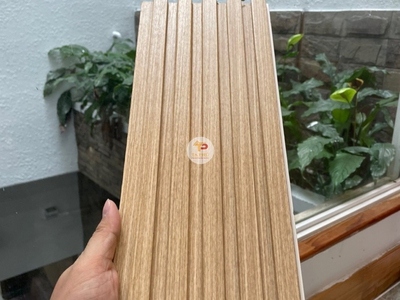 Lam nhựa ốp tường giả gỗ chất lượng tại hcm 3