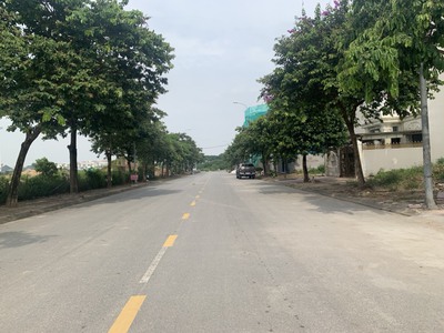 Bán lô đất mặt đường 22m Nguyễn Thời Trung kéo dài  Kiên Thành   Thạch Bàn  đoạn ngã tư 0