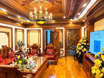 Bán nhà mặt phố nguyễn văn, gia lâm 100m, 5 tầng, 5,5m,  nội thất sịn sò cực hiếm. 0