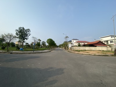 Bán đất khu Coopmart Đồng Hới Quảng Bình, lô góc Trần Đại Nghĩa giao Hoàng Thị Loan 6