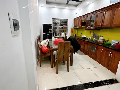 Bán nhà 4 tầng ngõ 1 Trần Hữu Tước phân lô vòng quanh oto đỗ cửa giá 8.5 tỷ 2