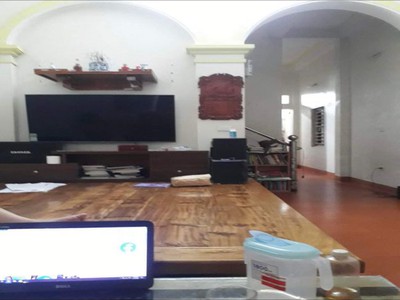 Chính chủ cần bán căn nhà mái bằng tại địa chỉ: ngõ 28, đường bến, xã đông la, huyện hoài đức 0