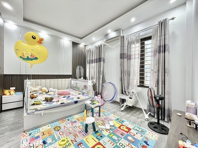 Bán gấp nhà Nguyên Hồng, Đống Đa ngõ nông rộng 2.5m, 3 thoáng, 62m x 4T, MT 5m chỉ 6.62 tỷ 2
