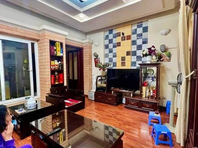 Bán gấp nhà Nguyễn Ngọc Vũ Cầu Giấy thang máy, ô tô, ở sướng 90m 4T 1