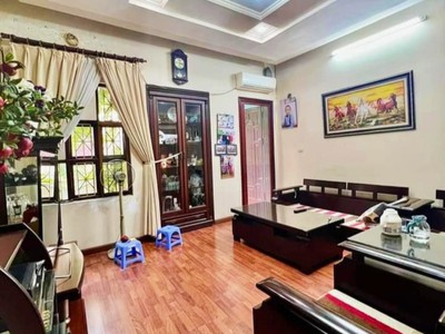 Bán gấp nhà Nguyễn Ngọc Vũ Cầu Giấy thang máy, ô tô, ở sướng 90m 4T 0