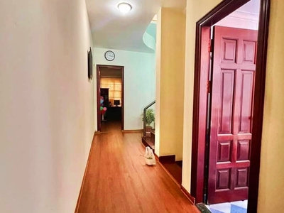 Bán gấp nhà Nguyễn Ngọc Vũ Cầu Giấy thang máy, ô tô, ở sướng 90m 4T 4