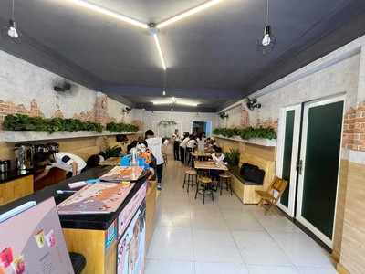 Chính chủ cần cho thuê mặt bằng kinh doanh tầng 1 100 m  làm văn phòng hoặc thế giới di động,  trung 2