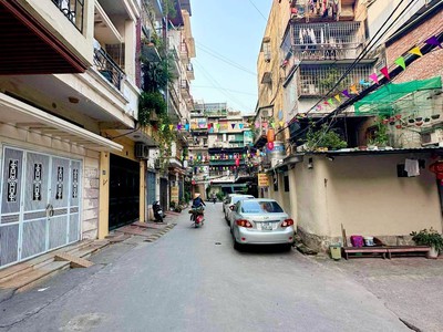 Mặt ngõ to như phố - gần mặt phố 2 ô tô tránh nhau - ôtô vào nhà - phố hào nam . 0