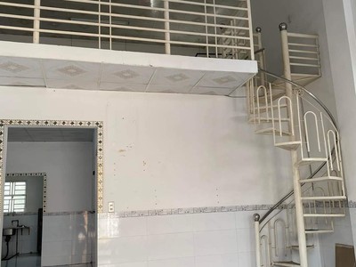 Cho thuê nhà trệt lửng hẽm 311 nguyễn văn cừ 2
