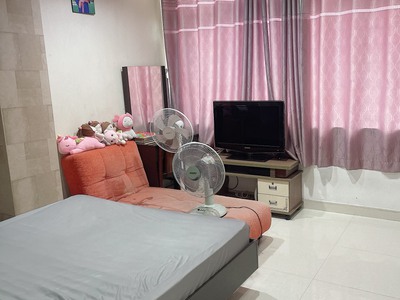 Cho thuê căn hộ H1, Đường Hoàng Diệu, Phường 9, Quận 4 : -	Diện tích 75m2, 2PN, 2WC, đầy đủ nội thất 4