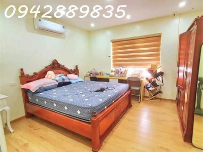 Bán cực gấp, nhà biệt thự, dịch vọng, cầu giấy, dt270m2 mt20m, phân lô, oto tránh, an sinh đỉnh 4