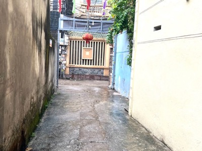 Bán nhà gần bến xe nước ngầm, ngõ siêu rộng ô tô đỗ cổng , lô góc 4 tầng 0