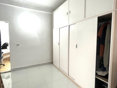 Bán nhà gần bến xe nước ngầm, ngõ siêu rộng ô tô đỗ cổng , lô góc 4 tầng 4