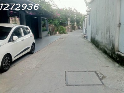 Bán đất tặng căn nhà 4 tầng tại đức giang long biên hà nội diện tích 45m , mặt tiền 4 m , ôtô tránh 0