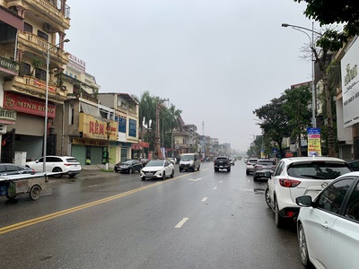Bán nhà mặt đường thống nhất 0