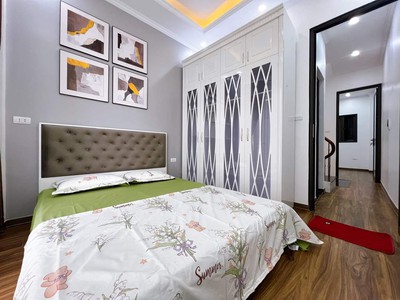 Bán nhà đẹp phố hoàng quốc việt 40m2x5tầng, mặt tiền rộng ở luôn, giá 6 tỷ hơn 2