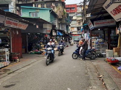 Chính chủ cần cho thuê kiot chợ đồ điện phường phố huế, quận hai bà trưng, hà nội 0
