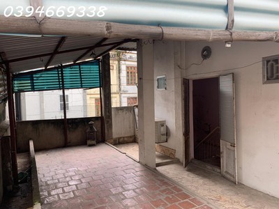 Nhà chính chủ trong ngõ thông ra đường trương định và nguyễn an ninh. an ninh tốt. 2