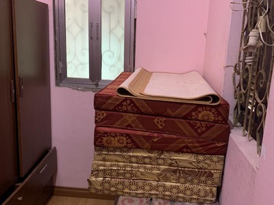 Nhà chính chủ trong ngõ thông ra đường trương định và nguyễn an ninh. an ninh tốt. 0