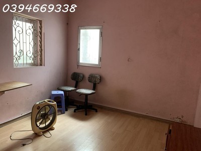 Nhà chính chủ trong ngõ thông ra đường trương định và nguyễn an ninh. an ninh tốt. 4