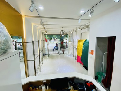 Chính chủ cho thuê mặt bằng tầng 1, mặt đường lớn nguyễn văn huyên, phường quan hoa, quận cầu giấy, 3