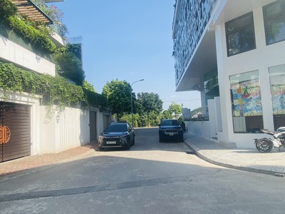 Phố lâm hạ, vị trí trung tâm, diện tích 100m2, mặt tiền 10m, hình thửa siêu mẫu. 0