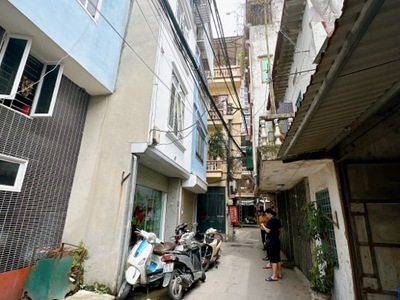 Nhanh  nhà mặt ngõ lĩnh nam kinh doanh hơn 90 triệu/m. ngõ thông. kd 48m hơn 4t. 0