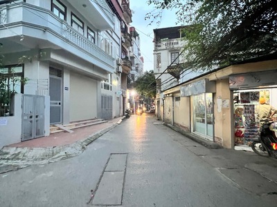 BÁN NHÀ tập thể T5, phố Doãn Kế Thiện - 2 NGỦ, ban công thoáng sáng. Giá cực mềm chỉ hơn 1.xtỷ 3